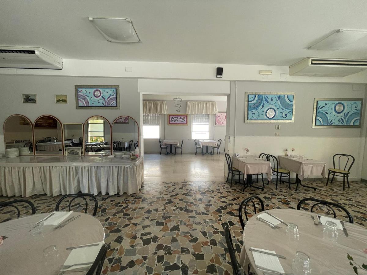 Hotel Moroni Rimini Zewnętrze zdjęcie