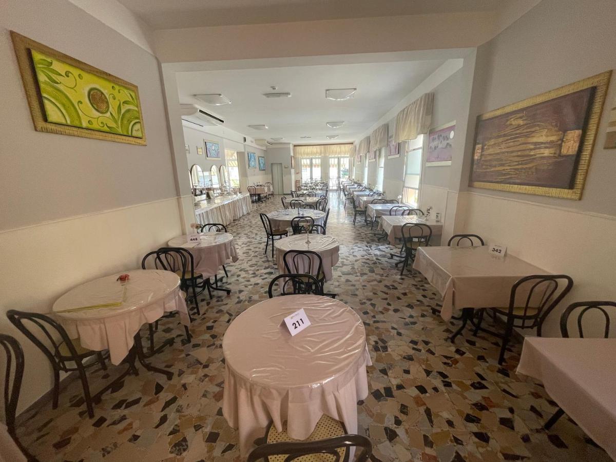 Hotel Moroni Rimini Zewnętrze zdjęcie