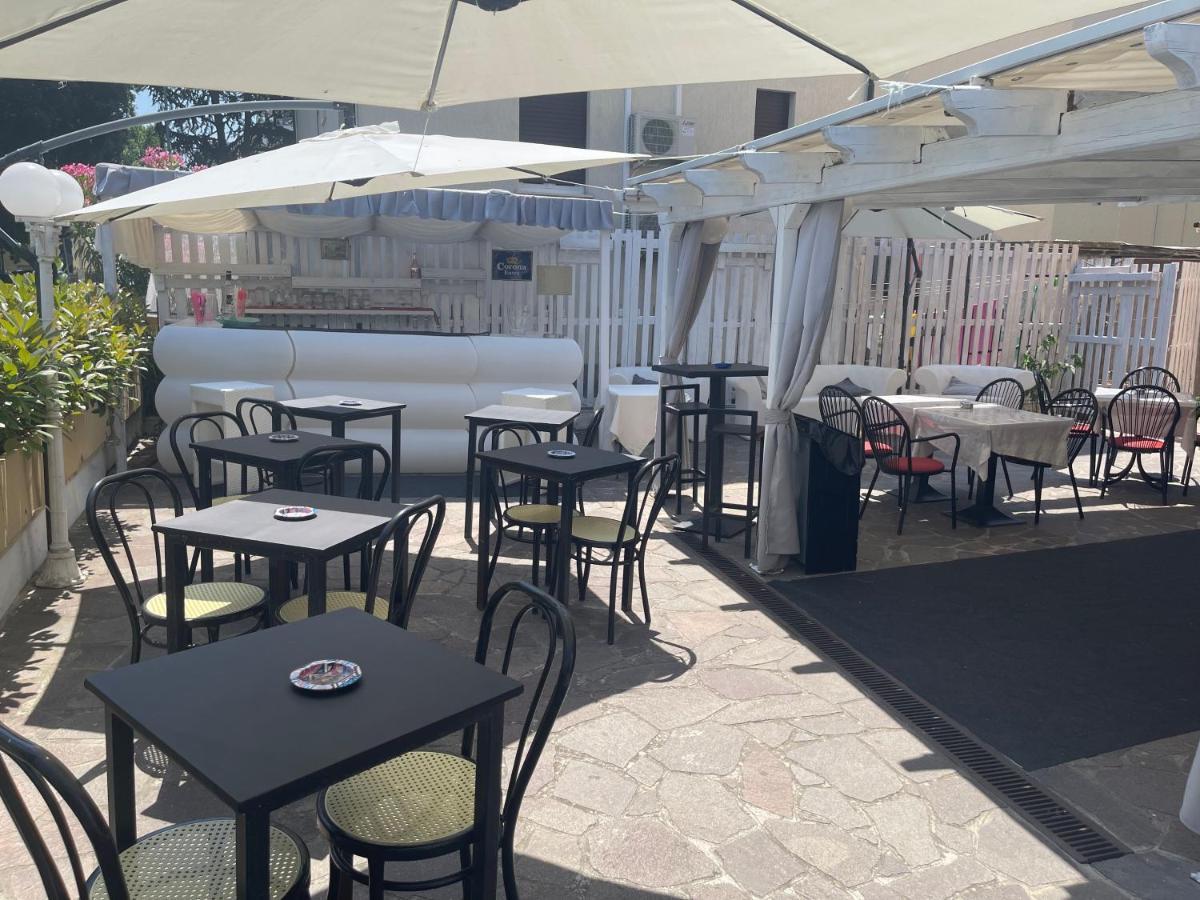 Hotel Moroni Rimini Zewnętrze zdjęcie